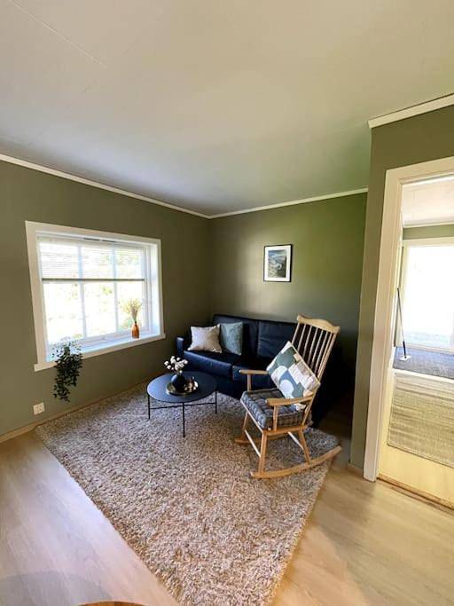 Gîte pour 4 personnes, avec jardin et vue dans Loen