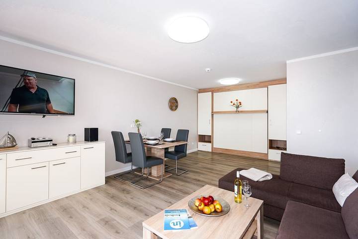 Ganze Wohnung, Ferienwohnung Prinzenhof Whg. 14 mit Balkon, Meerblick & Strandnähe in Grömitz, Ostholstein