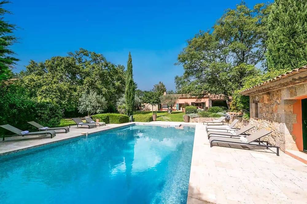 Casa vacanza a Var a partire da 876€ a notte