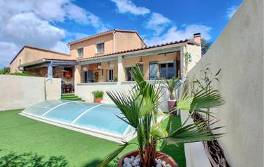 Gîte pour 6 personnes, avec terrasse ainsi que piscine et jardin à Saint-Paul-Trois-Châteaux