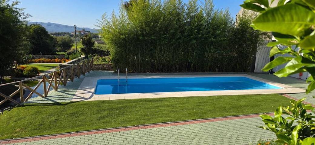 Casa de férias para 18 pessoas, com vista e piscina e ainda jardim em Oliveira de Frades