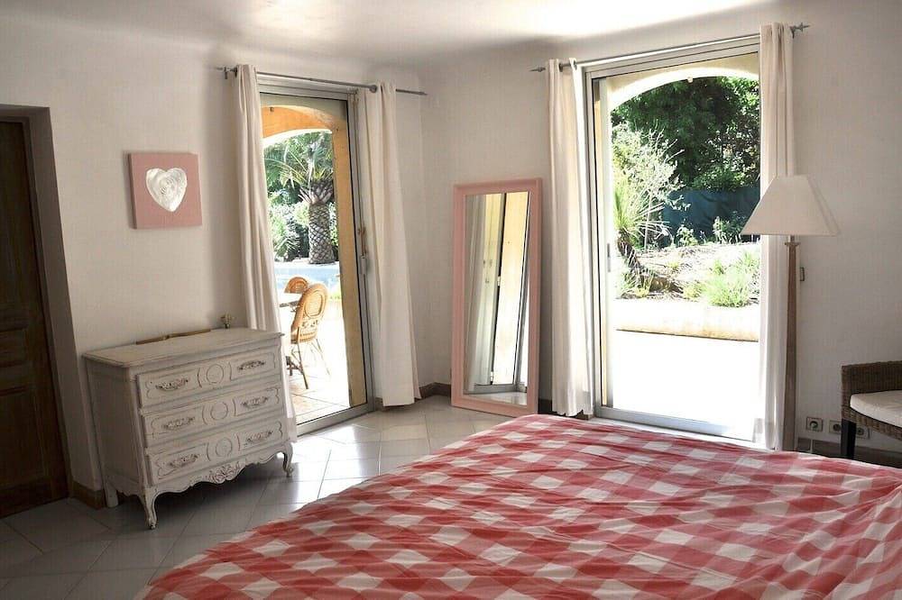 Gassin, 6 km from Saint-Tropez, exceptional villa for 8 people in Gassin, Mediterranean Coast (France)