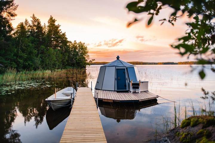 Camping für 2 Personen, mit Terrasse und Sauna sowie Ausblick und Seeblick in Finnland