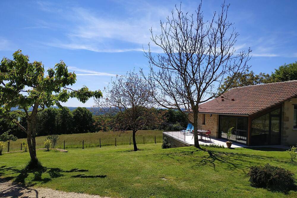 Une vue panoramique au croisement du Ségala, du Causse et des vallées in Cardaillac, Lot