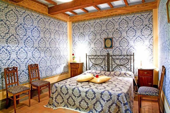 Villa 4 Seasons Tuscany wedding, with 10/11/12/13 bedrooms ensuites private pool in Pratovecchio Stia, Casentino