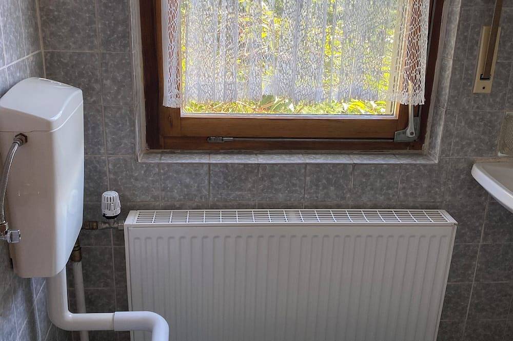 Ruhiger Bungalow mit überdachter Terrasse in Löhnberg, Landkreis Limburg-Weilburg