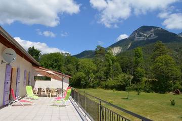 Gîte pour 6 personnes, avec terrasse et piscine à Saint-Julien-en-Beauchêne