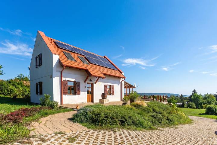 Ferienhaus für 6 Personen, mit Seeblick und Terrasse - 1