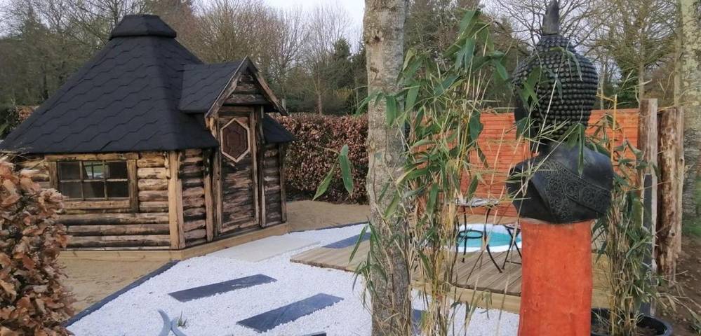 Location de vacances pour 2 personnes, avec jardin ainsi que sauna et jacuzzi à Bégard - 4