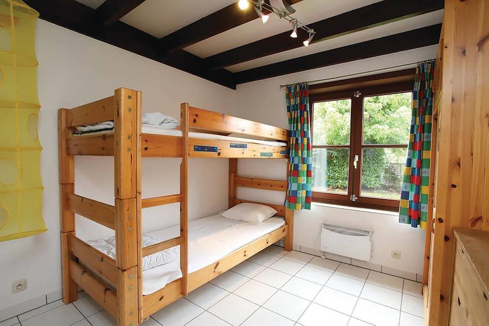 Pet friendly home in Bredene with swimming pool in Bredene, Côte belge