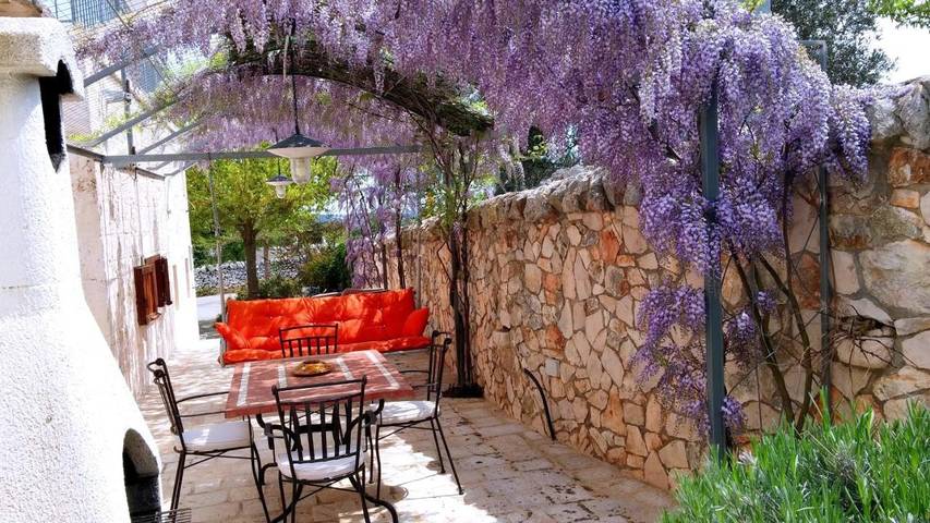 Maison de vacances pour 5 personnes, avec Jacuzzi et Terrasse ainsi que Jardin et Vue à San Marco (Bari)