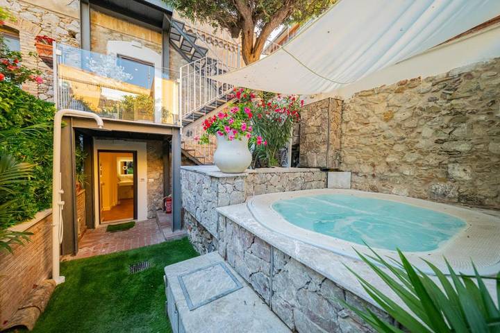 Villa pour 7 personnes, avec piscine ainsi que vue et jardin à Taormina