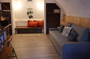 Gîte pour 2 personnes, avec jardin et terrasse dans Saint-Laurent-la-Roche