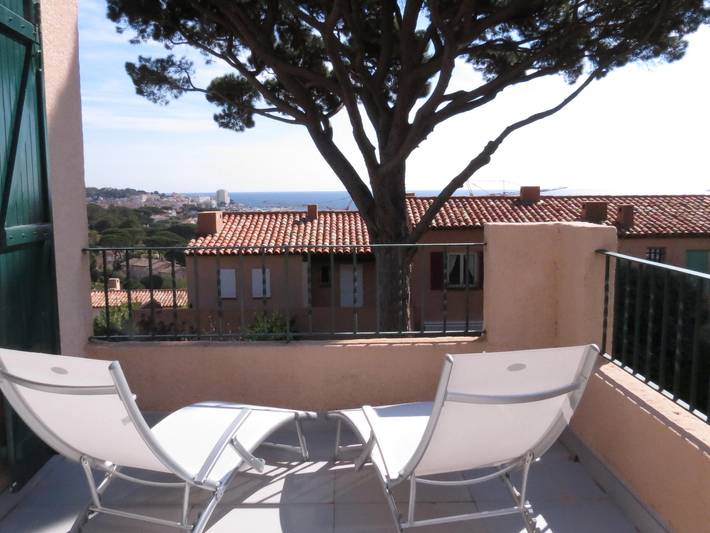 Gîte pour 6 personnes, avec piscine et terrasse dans Plage De La Croisette Sainte Maxime - 4