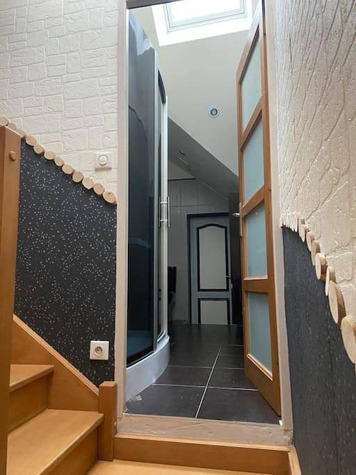 Appartement entier, Apartment in Lachy, Marne