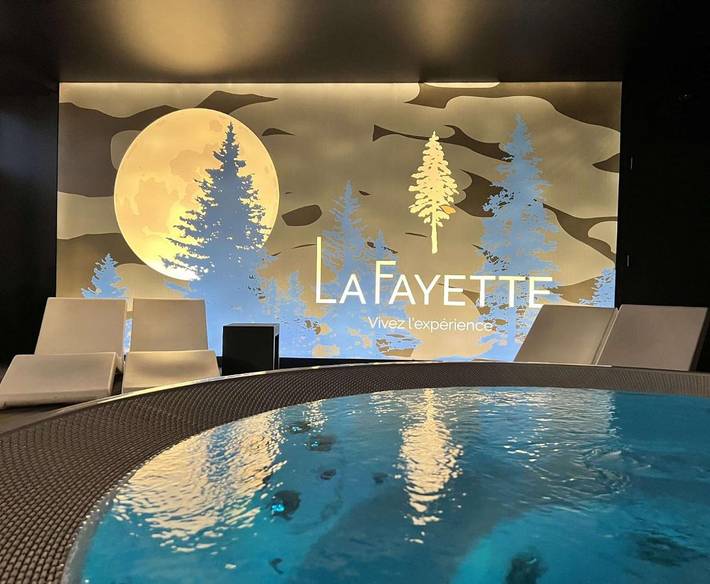 Hôtel pour 2 personnes, avec Jacuzzi et Terrasse ainsi que Piscine et Sauna à Épinal