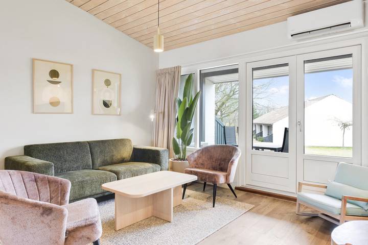 Bungalow für 4 Personen, mit Terrasse und Balkon/Terrasse sowie Sauna - 1