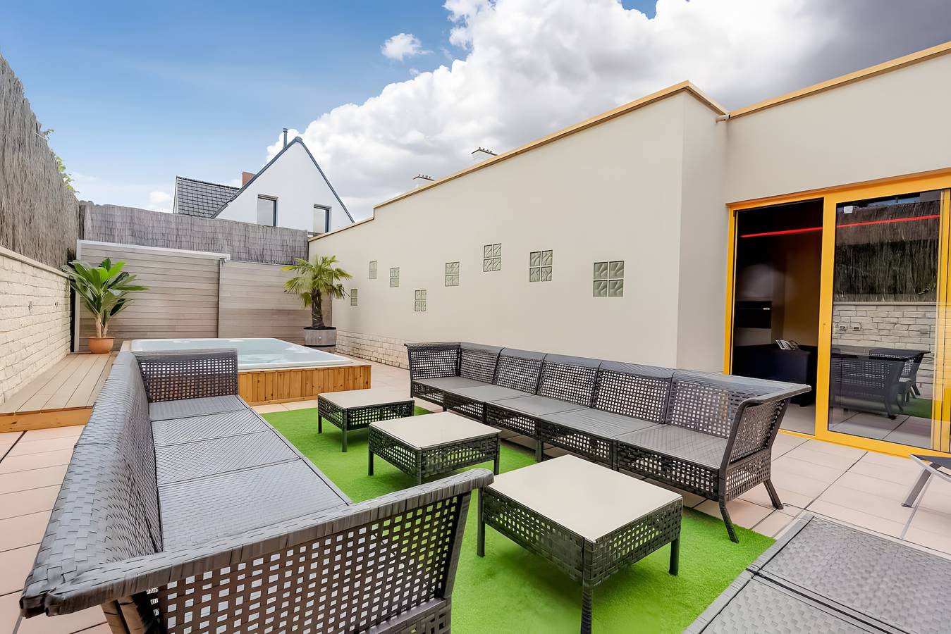 Holiday Home 'Casa-Wellness' with Private Pool, Wi-Fi and Air Conditioning in Avelgem, West Flanders