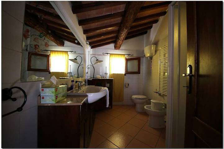 Alleinstehendes Ferienhaus mit Klimaanlage,  W-Lan, privatem Pool, Tv, Innenhof, Panoramablick in Cortona, Arezzo Provinz