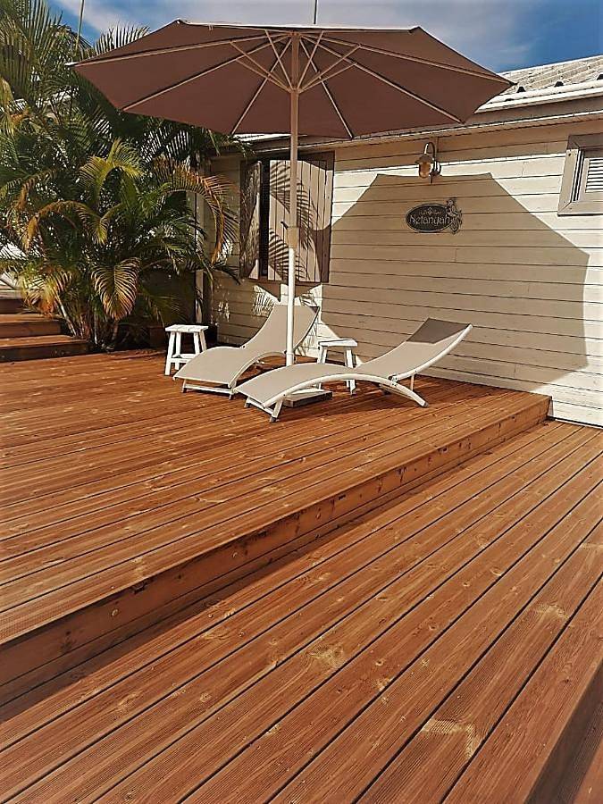 Location de vacances pour 2 personnes, avec vue ainsi que jardin et piscine à Petit-Bourg - 2