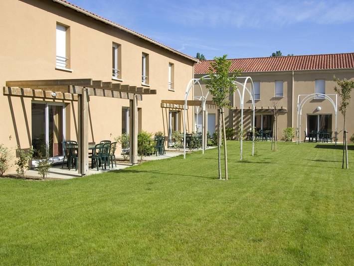 Location de vacances pour 4 personnes, avec piscine ainsi que sauna et jardin à Bergerac