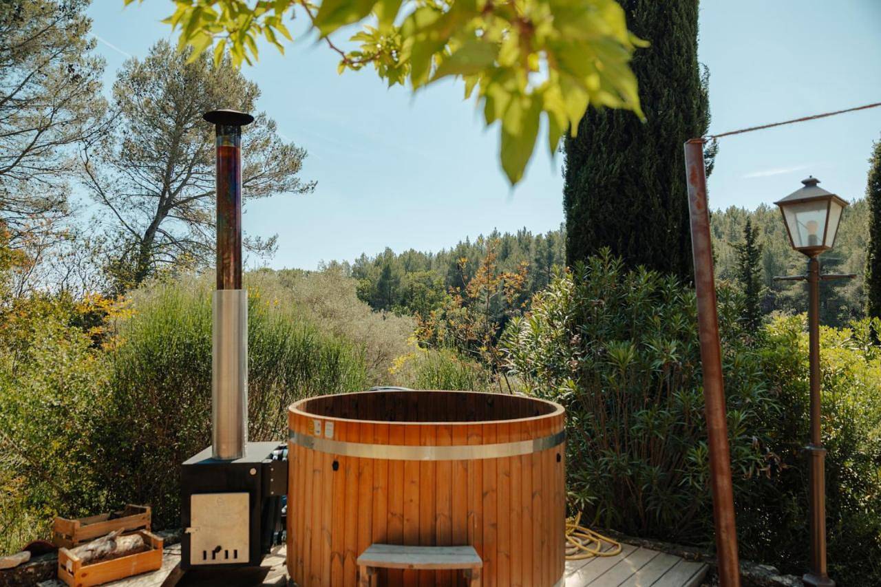 Cabanon Tihou Bain nordique & piscine refuge romantique en Provence in Le Beausset, Côte méditerranéenne (France)