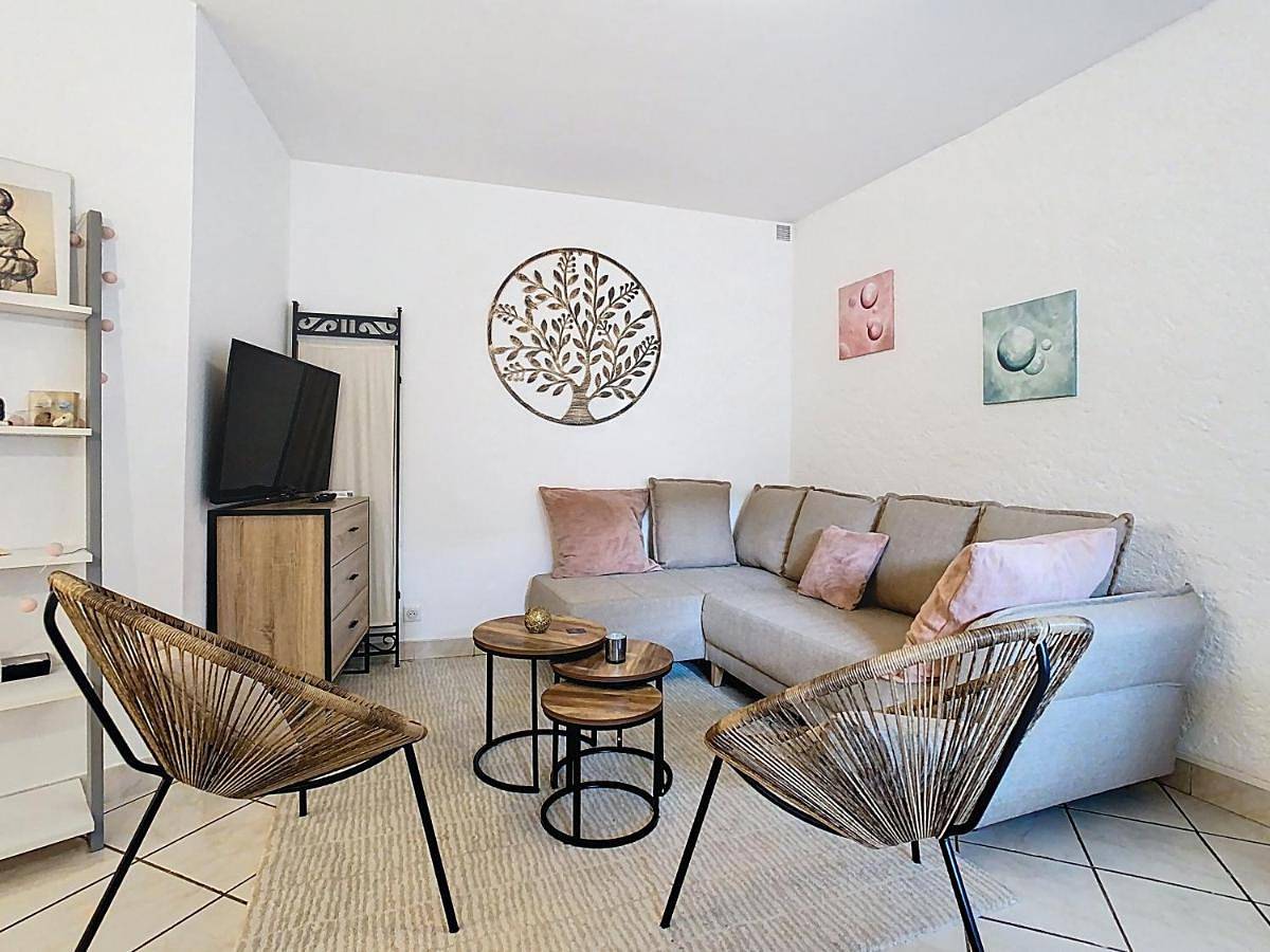 Appartement entier, L'îlot Cosy, 37m2, 1 terrasse, 1 chambre, 3 pers in La Buisse, Isère