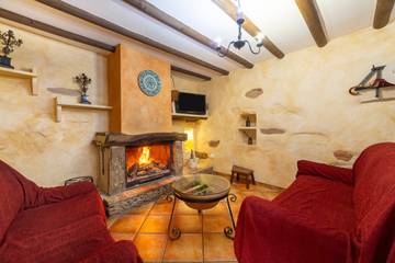 Casa Rural para 6 Personas en Laroya, Cordillera Penibética, Foto 1