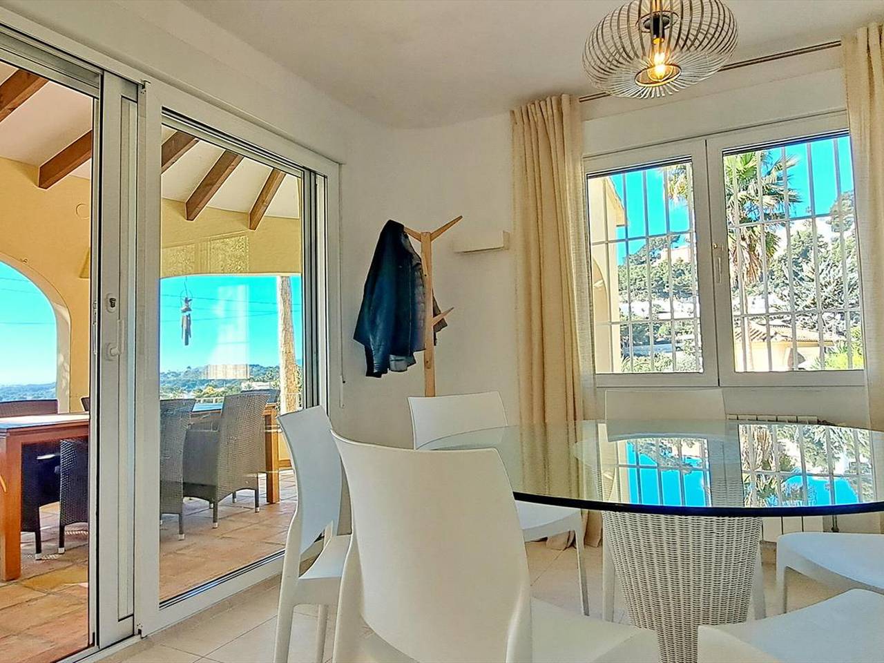 Villa íntima con piscina privada, Wifi y estacionamiento en Moraira in Teulada, Costa Blanca