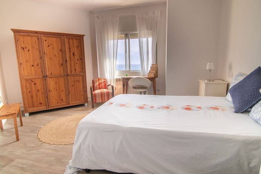Geheel appartement, Idyllic, unique flat with spectacular sea views. Garage and Wi-fi. in Pineda de Mar, Costa del Maresme