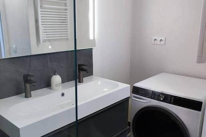 Ganze Wohnung, Schöne 3-Zimmer-Wohnung in Evry, 35 Mins von Paris in Évry-Courcouronnes, Essonne