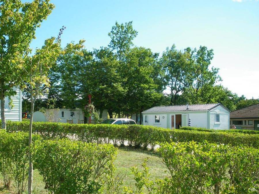 Camping Le Pontis - Mobile home 6 persons - 2 bedroom mobile home sleeps 6 with air conditioning in Verteillac, Périgord Vert