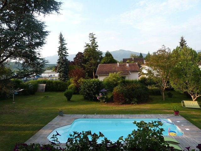 Chambre d’hôte pour 2 personnes, avec jardin et piscine