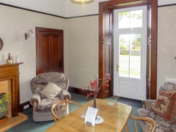 Cottage for 2 Guests in Highlands, Scotland, Picture 2