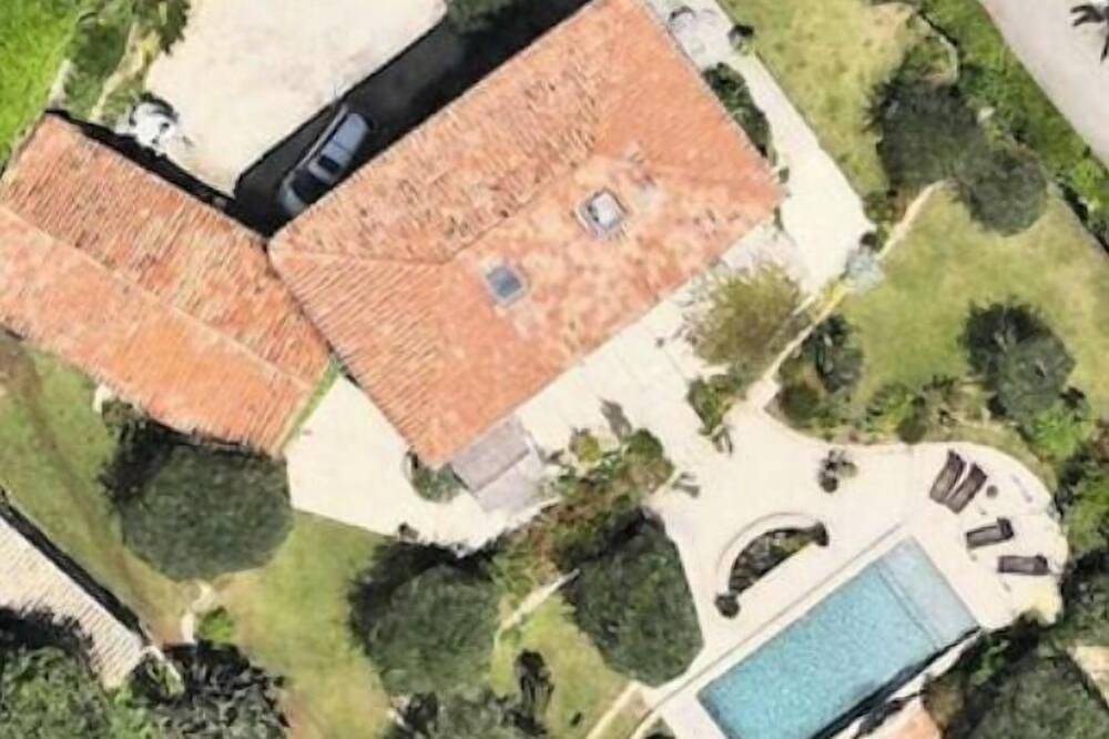 Grande villa familiale climatisée avec piscine privée en Provence Côte d’Azur in Le Rouret, Côte méditerranéenne (France)