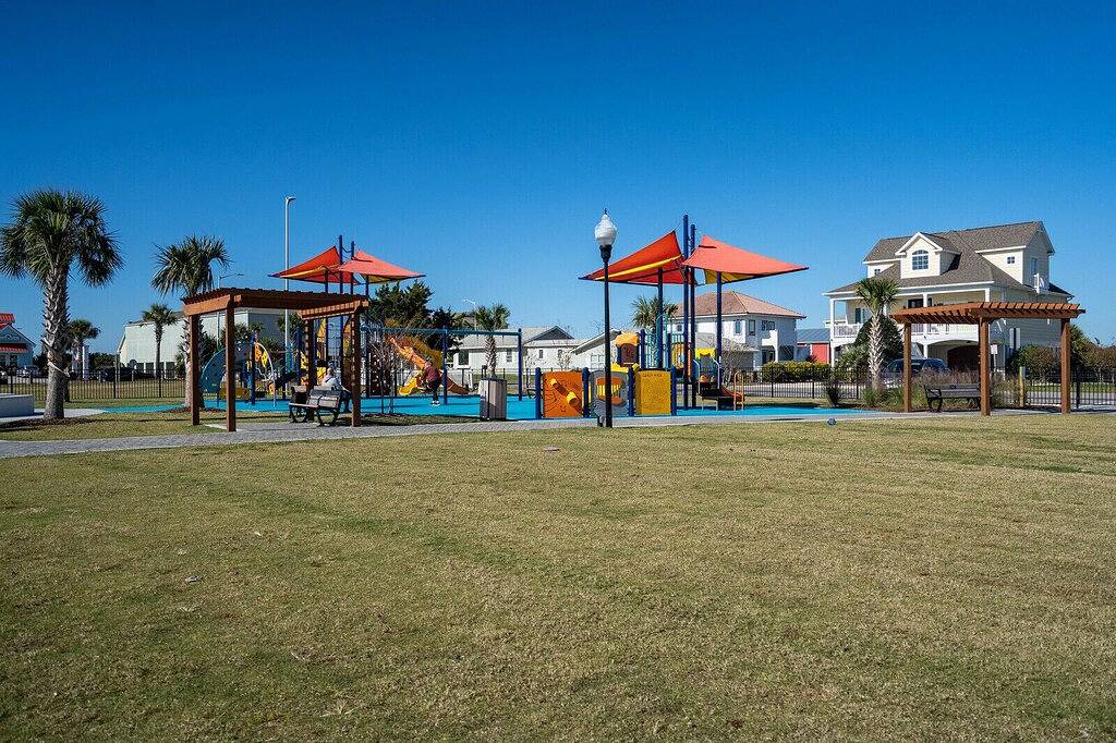 Ganze Wohnung, Luxury Beach Vacationing Awaits You!! in Brick Landing, Ocean Isle Beach