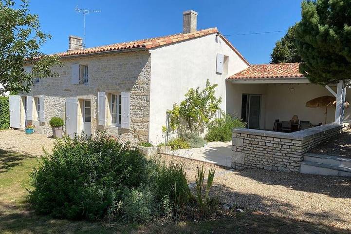 Location de vacances pour 6 personnes à Saint-Hilaire-de-Villefranche