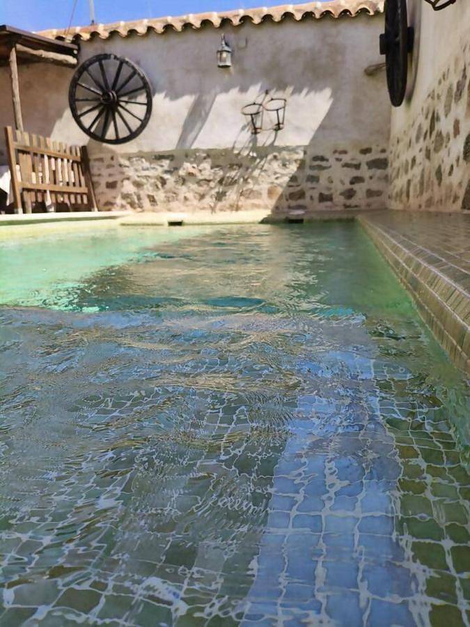 Casa rural para 12 personas, con Balcón y Jacuzzi además de Terraza y Jardín en Montes de Toledo