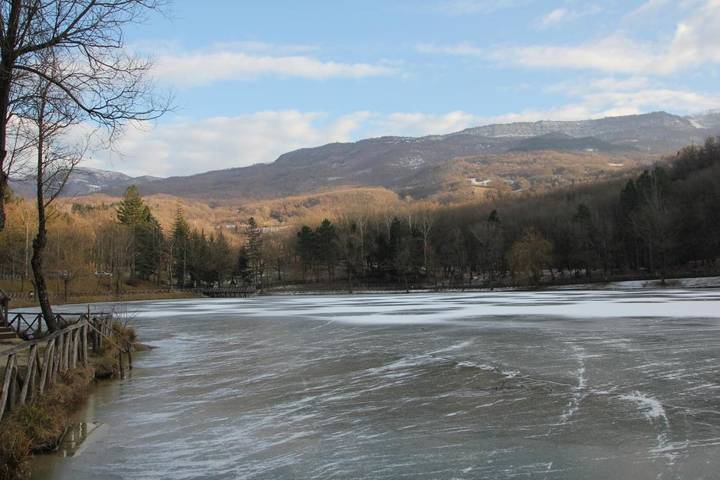 Hôtel pour 3 personnes, avec piscine et vue ainsi que vue sur le lac et jardin, adapté aux familles à Pennabilli - 3