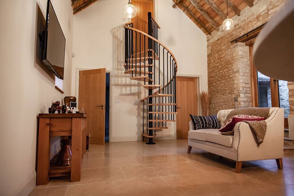 The Studio - A Unique and Luxurious Country Barn Conversion in Castle Bytham, Lincolnshire