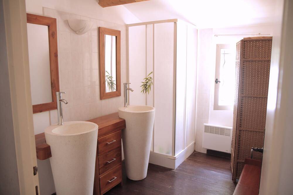 Comfortable villa with pool in Lorgues, Draguignan region