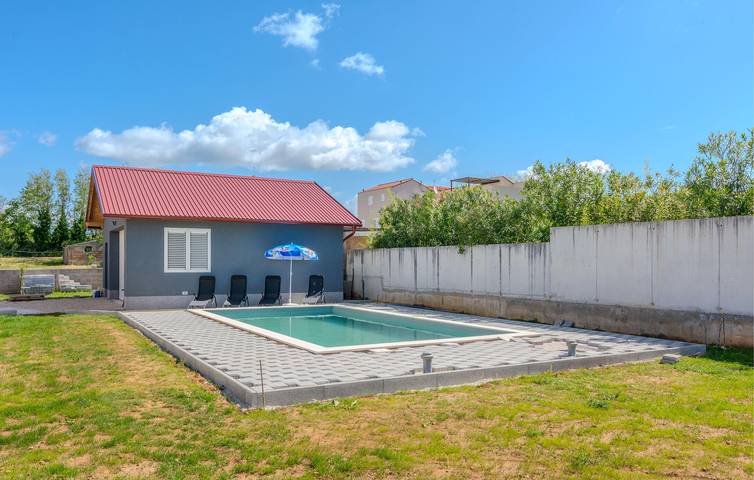 Ferienhaus für 4 Personen, mit Pool und Garten in Privlaka - 2