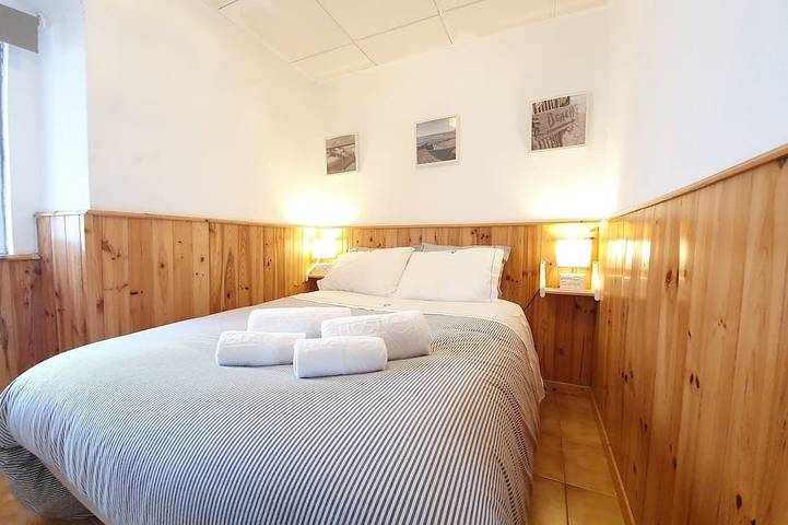 Ferienhaus für 4 Personen, mit Terrasse und Pool