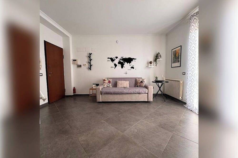 Entire apartment, Elegant apartment near fiumicino in Fiumicino, Rome Province