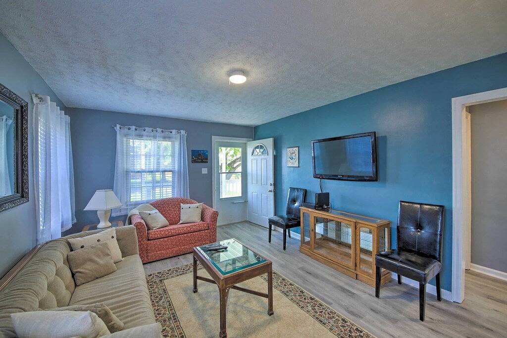 Steps to Speedway - Great for Race Fans! in Indianapolis, Indiana