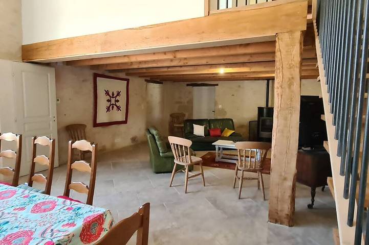 Location de vacances pour 10 personnes, avec piscine à Les Lèves-et-Thoumeyragues - 2