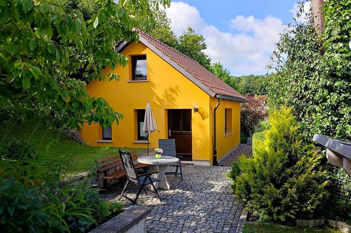 Ferienhaus für 2 Personen, mit Terrasse und Garten am Rennsteig