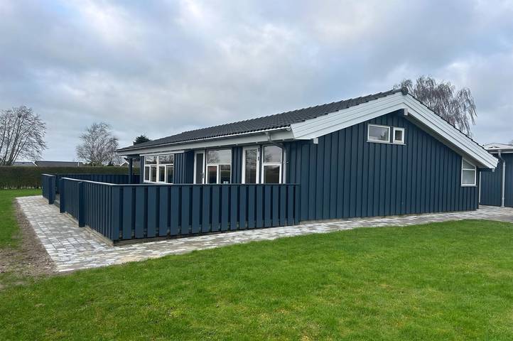 Ferienhaus für 8 Personen, mit Terrasse und Sauna sowie Whirlpool und Garten