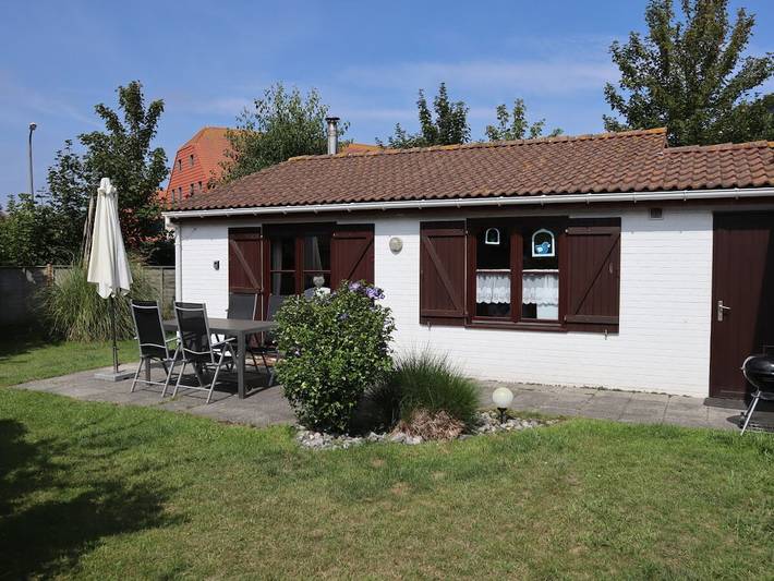 Vakantiepark voor 4 personen, with Terras and Tuin as well as Zwembad in Vlaanderen