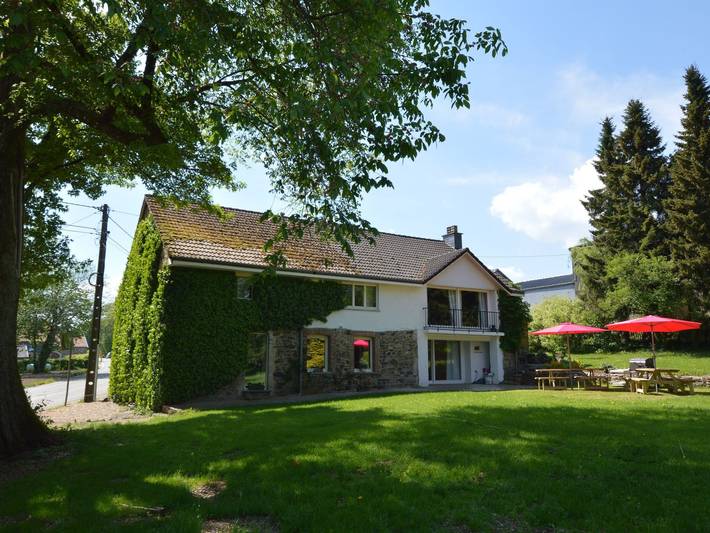 Vakantiehuis voor 15 personen, with Balkon and Terras as well as Tuin in Stavelot